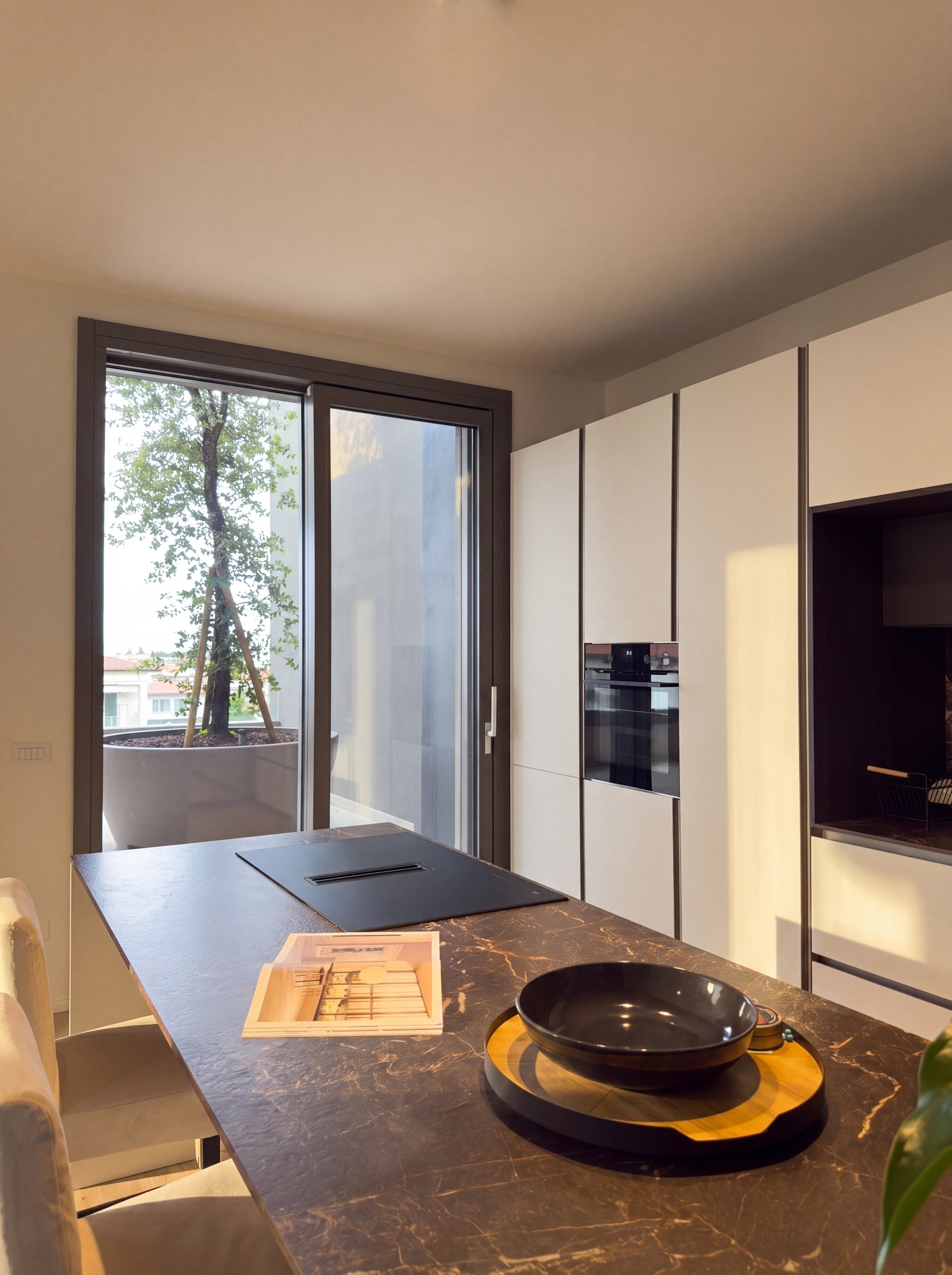 La esencia del hogar: residencias contemporáneas en el lago de Garda